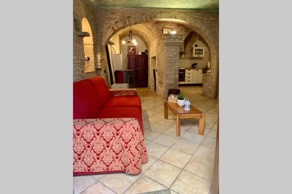 MonterubbianoLa Grotta - Casa Con Grotta Sotterraneaアパートメント エクステリア 写真