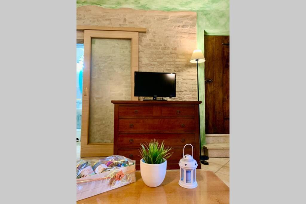 MonterubbianoLa Grotta - Casa Con Grotta Sotterraneaアパートメント エクステリア 写真